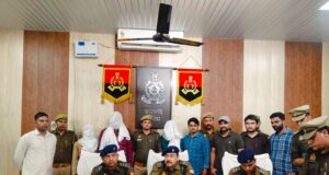 ओला कैब ड्राइवर हत्याकांड का पुलिस ने किया खुलासा तीन हत्यारे गिरफ्तार झाड़ियों में मिला था शव जाने हत्या का पूरा प्लान