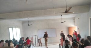 दिलीपपुर पुलिस ने छात्र छात्राओं को किया जागरूक..!! दी महत्वपूर्ण जानकारी..!! देखें खबर
