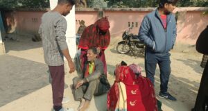 अचानक टेंपू पलट ने पिता घायल बेटे की मौत परिजनों का रो रो कर बुरा हाल