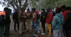 शिवम हत्याकांड: पिता ने दो नामजद सहित अज्ञात पर दर्ज कराया मुकदमा,कई संदिग्ध हिरासत में,देखे पूरी रिपोर्ट कल आंवले के बाग में गोली मार की थी हत्या पोस्टमार्टम के बाद शव पहुंचा घर मचा कोहराम