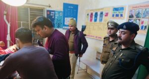 देर रात पुलिस बदमाशों में मुठभेड़ एक बदमाश को लगी गोली पुलिस का जवान भी हुआ घायल देखे खबर