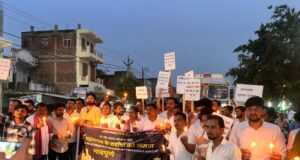 रानीगंज में निकाला गया कैंडल मार्च शहीदों को भावपूर्ण श्रद्धांजलि ये हुए शामिल लगा जोरदार नारा देखे रिपोर्ट