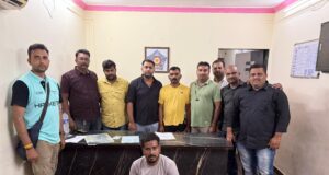 कौशांबी की बहुचर्चित लूट में वांछित 50 हजार के इनामिया को STF ने मुंबई से किया गिरफ्तार