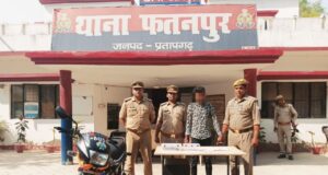 चोरी की मोटर साइकिल फर्जी नंबर प्लेट लगा व अवैध तमंचा कारतूस के साथ एक शातिर चोर पकड़ा गया देखे पूरी रिपोर्ट
