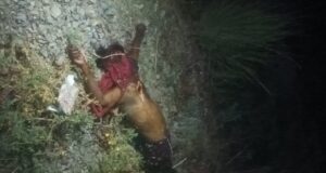 प्रतापगढ़। रेलवे ट्रैक के किनारे मिला अज्ञात युवक का शव मचा हड़कंप मौके पर आई पुलिस