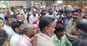 मारपीट में घायल युवक की इलाज के दौरान मौत, परिजनों ने शव के अंतिम संस्कार से किया इनकार — प्रशासनिक अमला मौके पर डटा