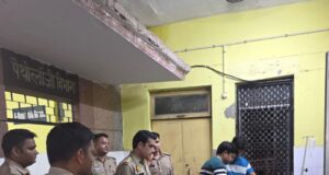 जंगल में चली गोलियां! पुलिस और बदमाशों के बीच मुठभेड़, शातिर अपराधी शोएब के पैर में लगी गोली, साथी मारुफ गिरफ्तार