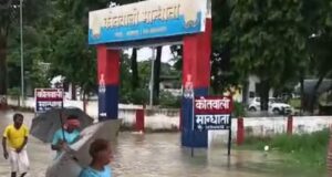 प्रतापगढ़ में सुबह से झमाझम बारिश, राहत के साथ मुसीबत भी लेकर आई