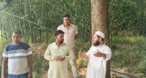 ग्रामीणों के संघर्ष से शुरू हुआ लोहे का पुल निर्माण, एसडीएम और जनप्रतिनिधियों ने किया निरीक्षण