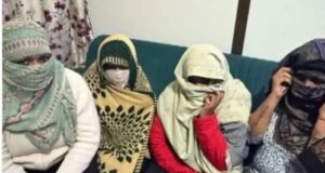 स्पा की आड़ में चल रहा काला खेल: भाजपा नेत्री के फ्लैट में सेक्स – रैकेट सोग-2 ने उठाया बड़ा पर्दा, 13 गिरफ्तार!