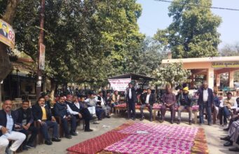 एसडीएम के खिलाफ वकीलों का मोर्चा, तीसरे दिन भी तहसील में जारी रहा अनशन