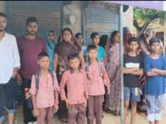 80 साल पुराना रास्ता बंद होने से मचा हाहाकार, डीएम के दरबार पहुंचे ग्रामीण; बोले- रास्ता खुलवाइए साहब,
