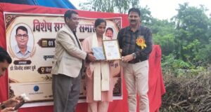समाजसेवा करने वालों का सम्मान, डॉ. विनोद शंकर दुबे ने बढ़ाया हौसला