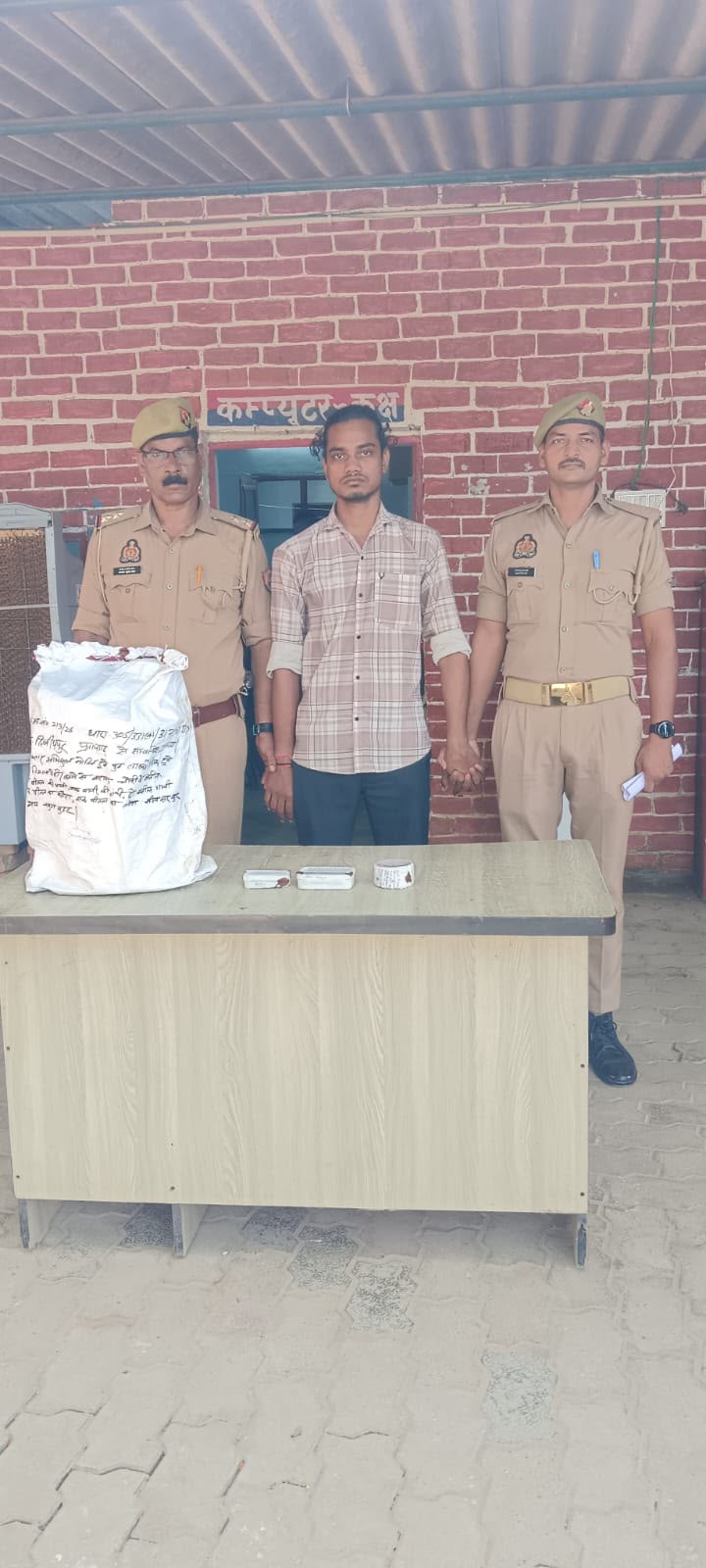 मंदिर से मुकुट-लॉकेट चोरी का खुलासा, बंद मकान भी नहीं बचा! दिलीपपुर पुलिस ने आरोपी को दबोचा